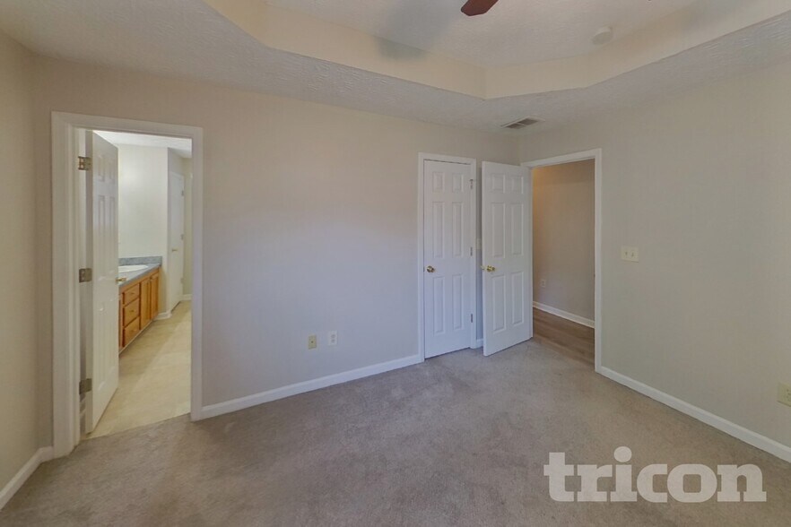 Building Photo - 1475 Watercrest Cir
