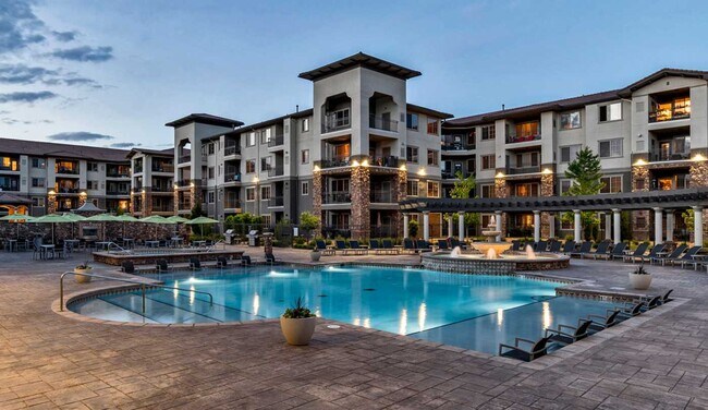 Swimming Pool Courtyard - 13660 Via Varra