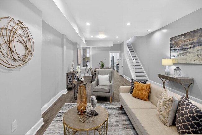 Building Photo - wonderful 3BR 1.5 Bath in the H st Corridor