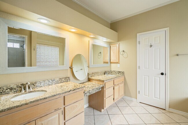 Building Photo - 117 White Feather Trail