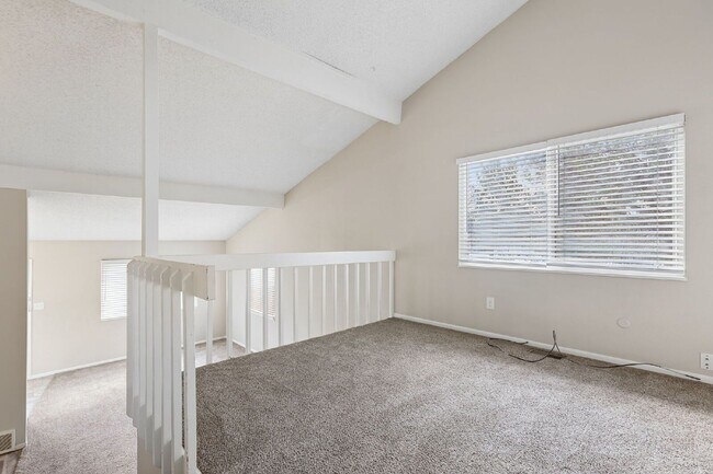 Building Photo - 2390 Middleton Ct