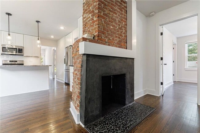 Building Photo - 1272 Hardee St NE