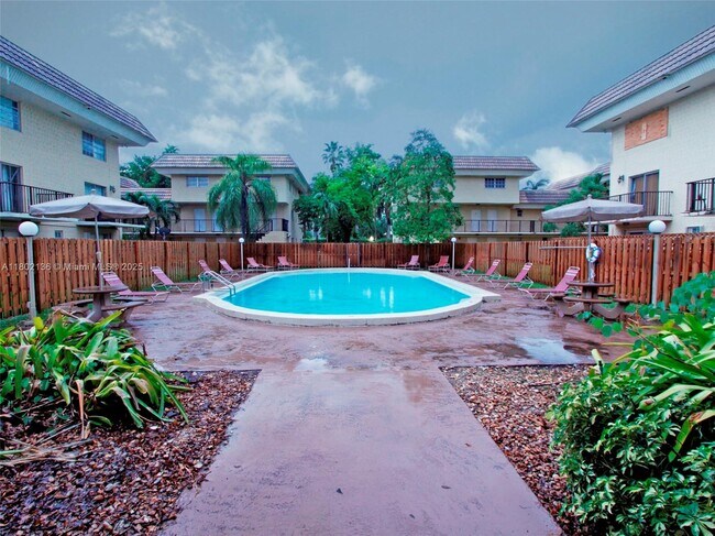 Building Photo - 8650 SW 109th Ave