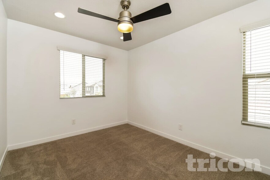 Building Photo - 4764 S Mole