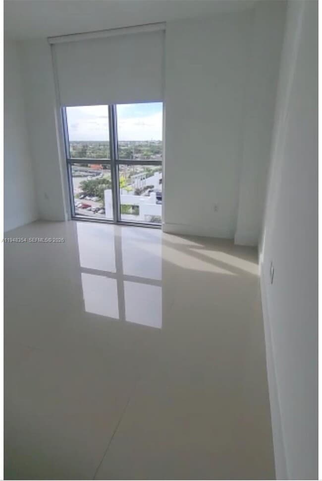 Building Photo - 17301 Biscayne Blvd