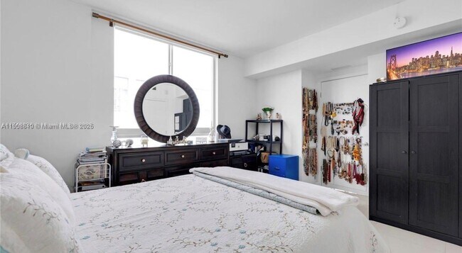 Building Photo - 7875 NW 107th Ave