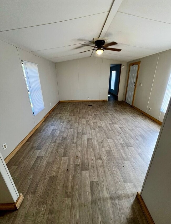 Building Photo - 2 Bed/2 Bath Mobile Home