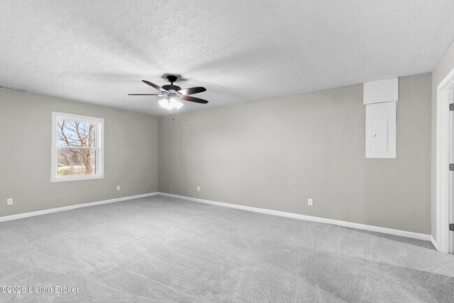 Building Photo - 58 Riverside Ln