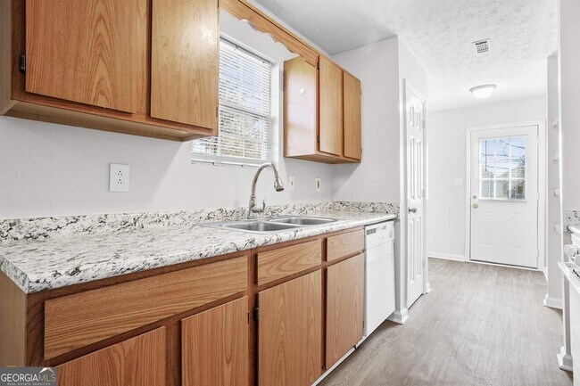 Building Photo - 9211 Fairway Ct