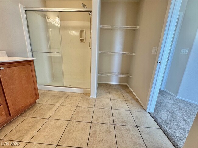 Building Photo - 9413 Sweetwood Ave