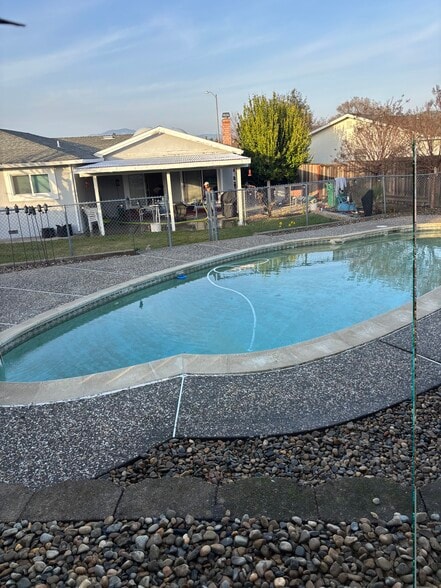 Building Photo - 520 Linford Pl