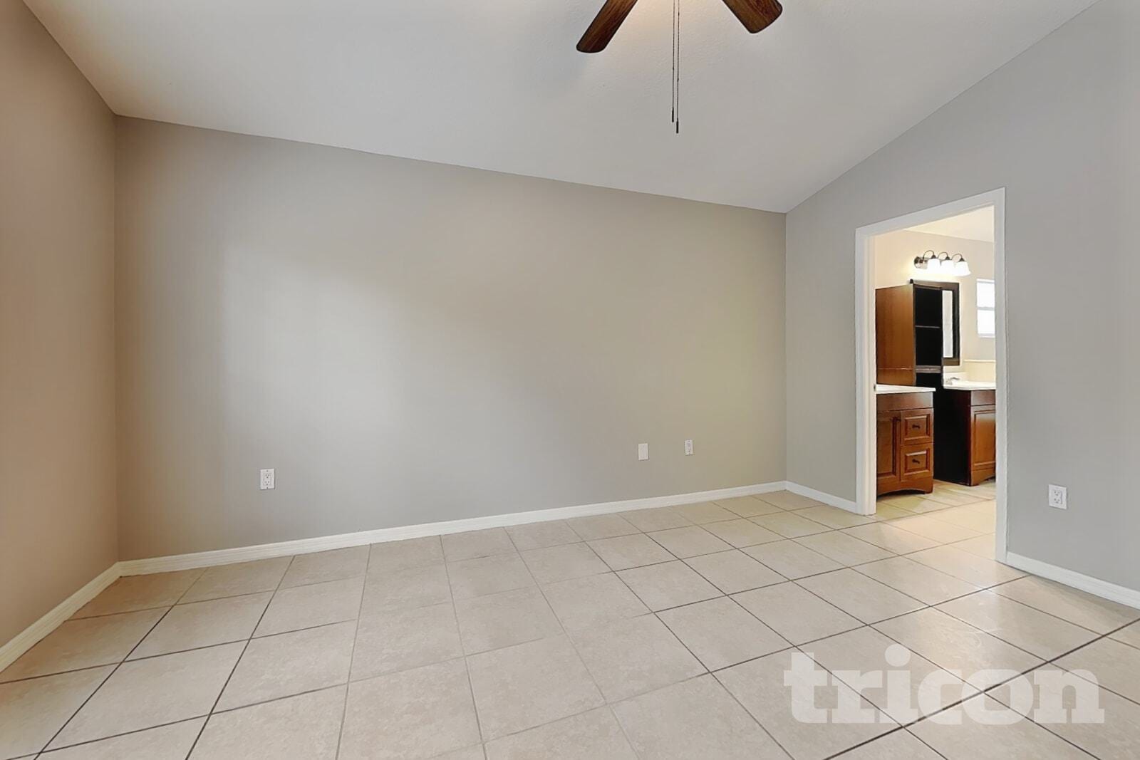 Building Photo - 2517 Clareside Dr
