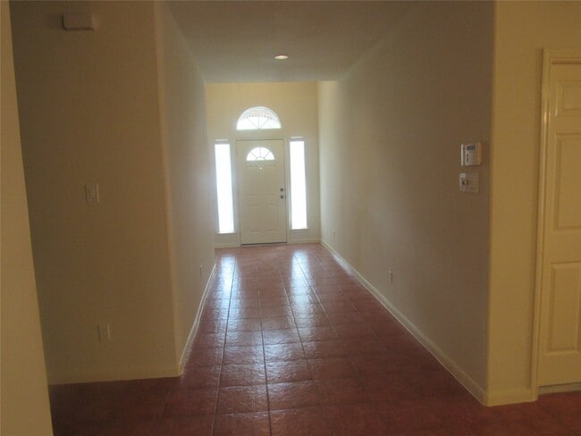 Building Photo - 2611 Colony Haven Cir