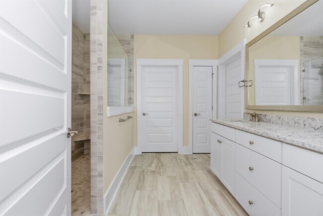 Building Photo - 7129 Spoleto Dr