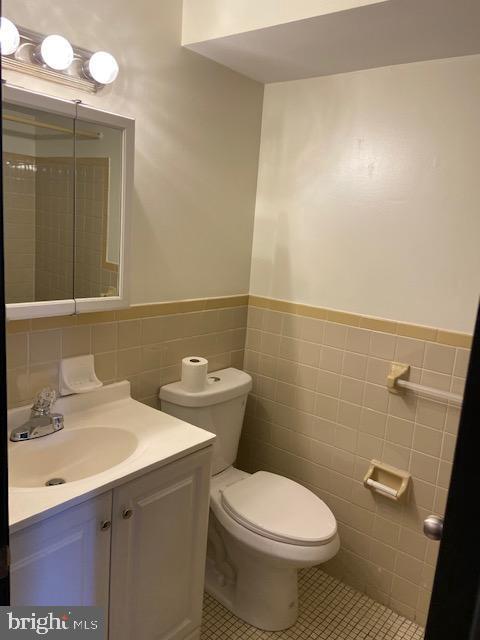 Building Photo - 612 COUNTRY