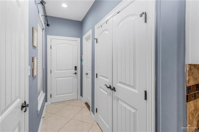 Building Photo - 25 Nickel Dr