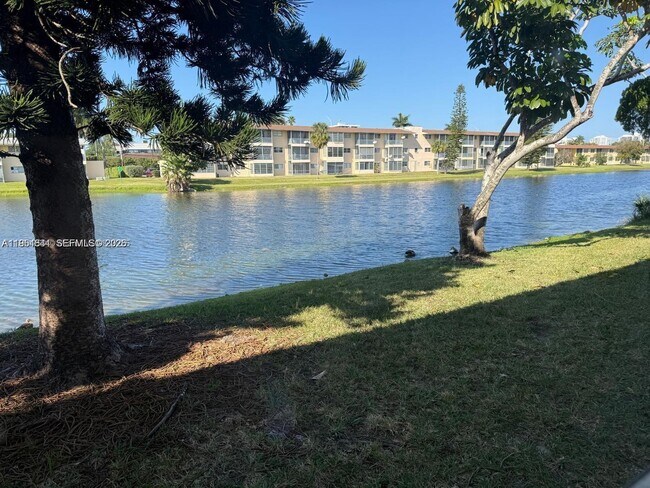 Building Photo - 2815 NE 201st Terrace