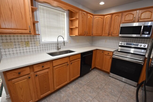 Building Photo - PHM Schools!  4 bedroom 3 bath Home in Gra...