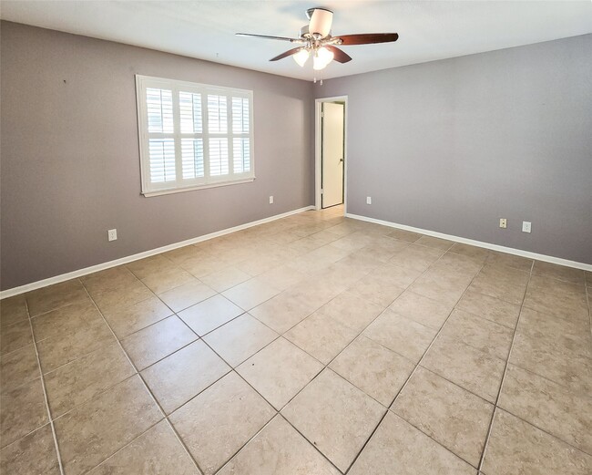 Building Photo - 725 Illinois Ave