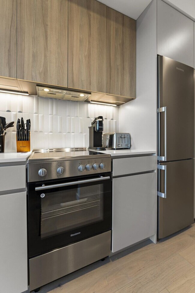 Building Photo - 35 W 2nd St