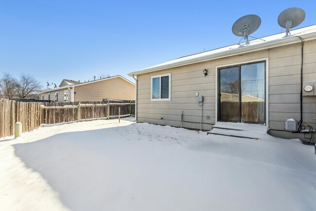 Building Photo - 318 Harvest Ln