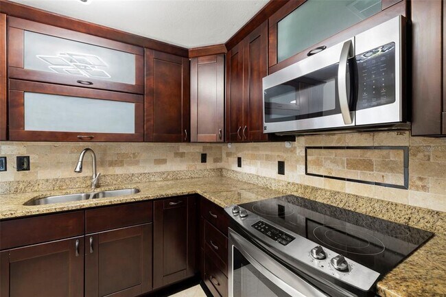 Building Photo - 345 Bayshore Blvd