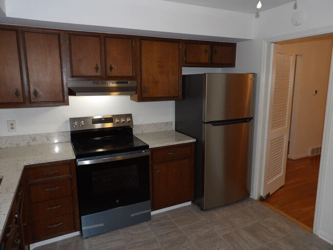 Building Photo - 837 Malabu Dr