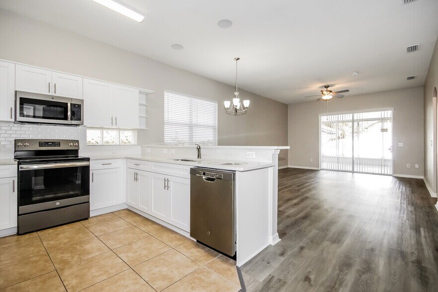 Building Photo - 34627 Smart Dr