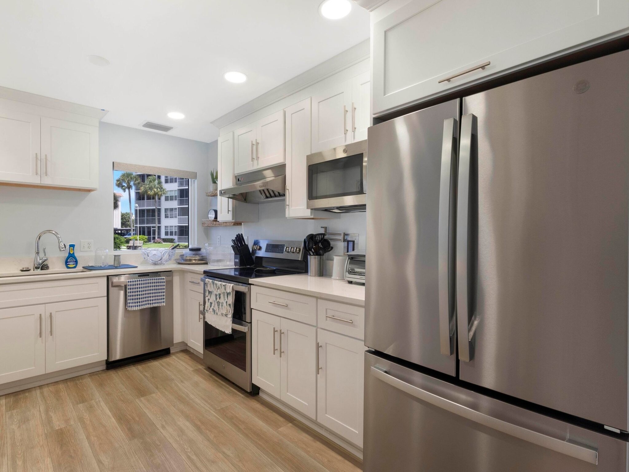 Building Photo - 911 Gardenia Dr