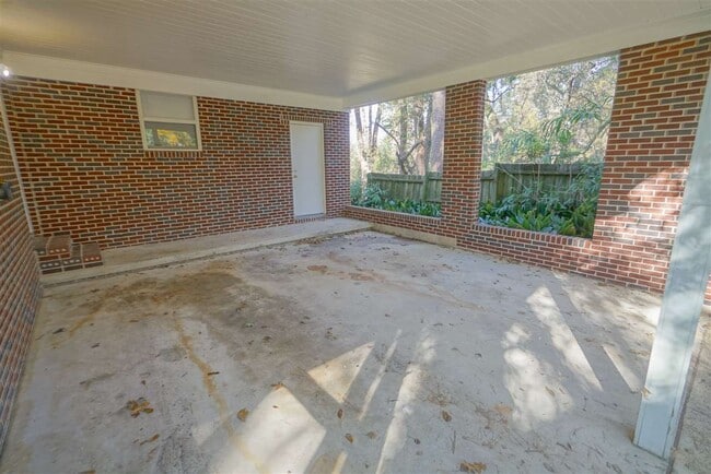 Building Photo - 1804 Skyland Dr