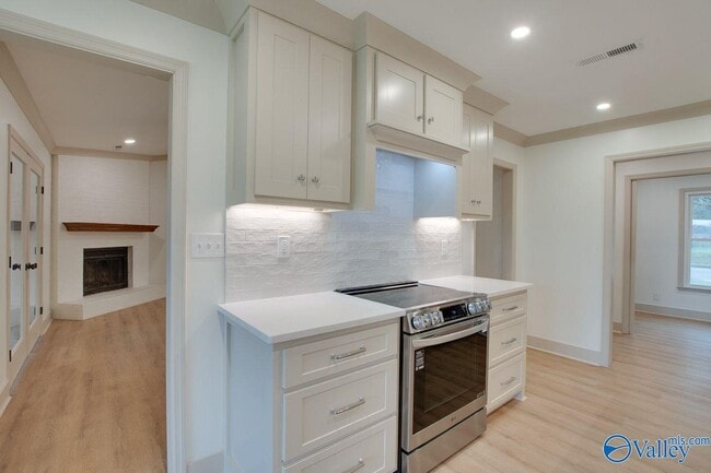Building Photo - 2042 Rosebury Ln SW