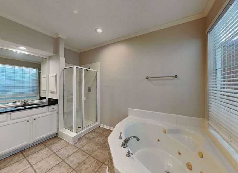 Building Photo - 808 Olde Towne Dr
