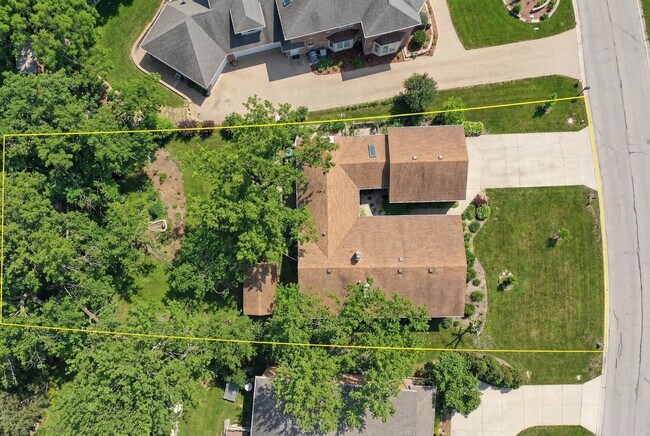 Building Photo - 5611 S Quincy St