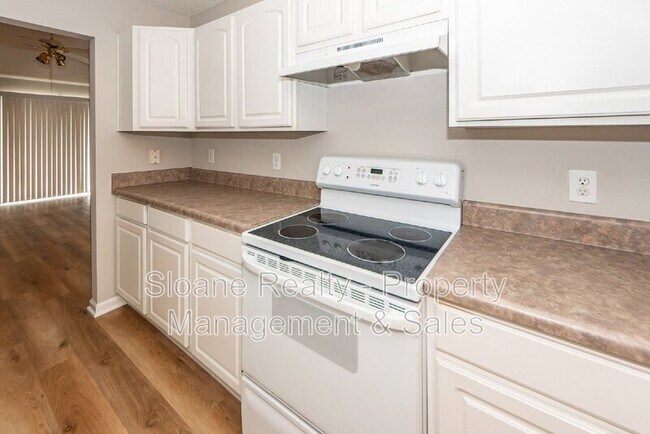 Building Photo - 1322 Pinnacle Ln