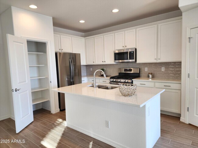 Building Photo - 4240 S 58th Ave