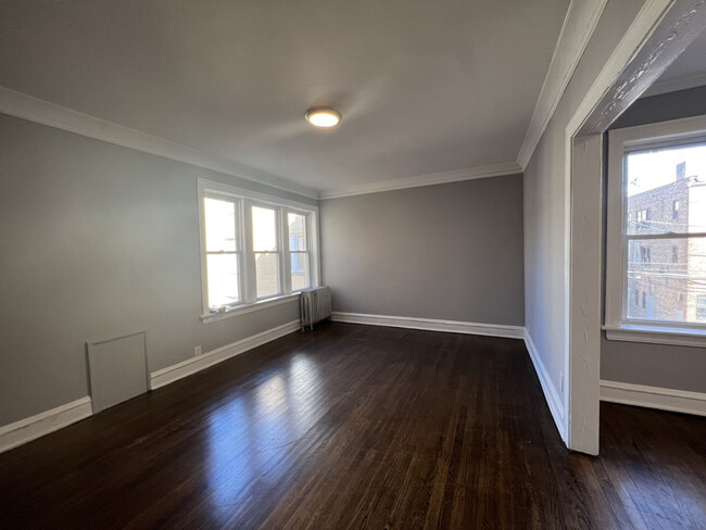 Building Photo - 739 E 80th St