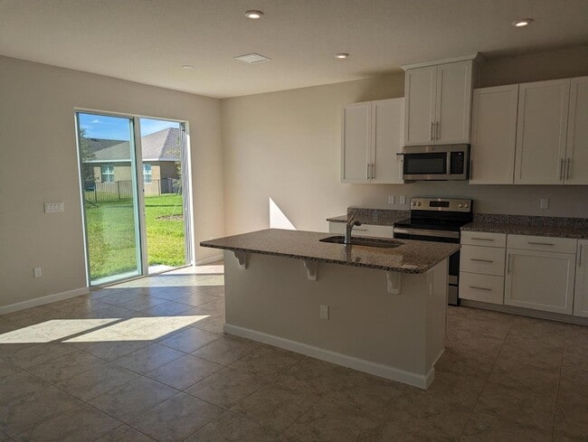 Building Photo - 10644 SW Vasari Way