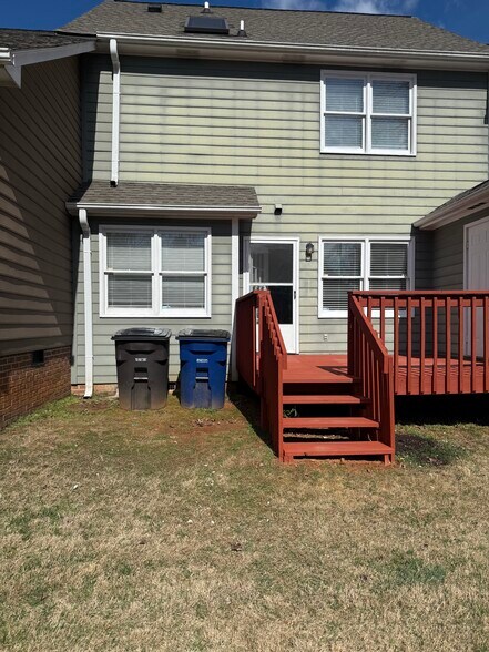 Building Photo - 2728 Sawgrass Ct