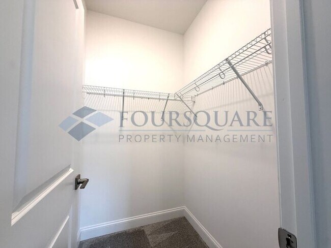 Building Photo - Elegant 4-Bed / 3.5-Bath Home with Main-Level Primary Suite, Quartz Kitchen & 3-Car Garage – In H...