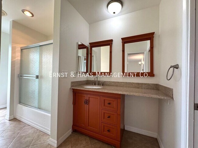 Building Photo - 242 1/2 Belmont Ave.-