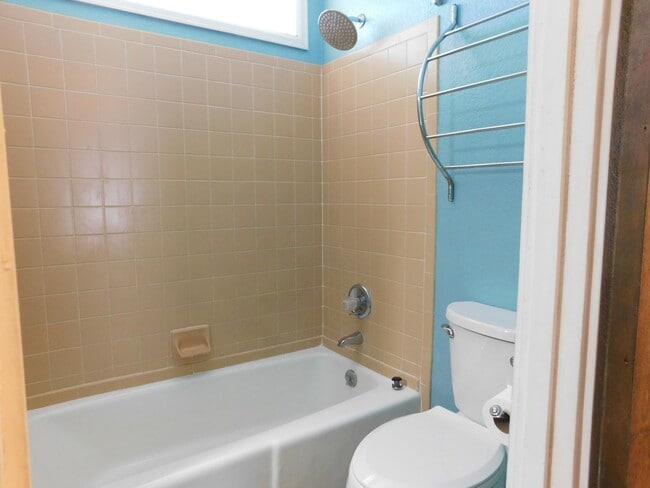 Building Photo - Spacious in the Redlands