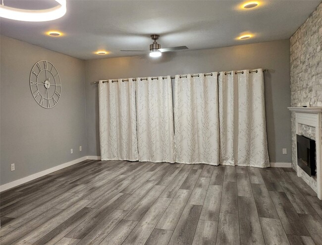 Building Photo - 6500 Harbor Town Dr