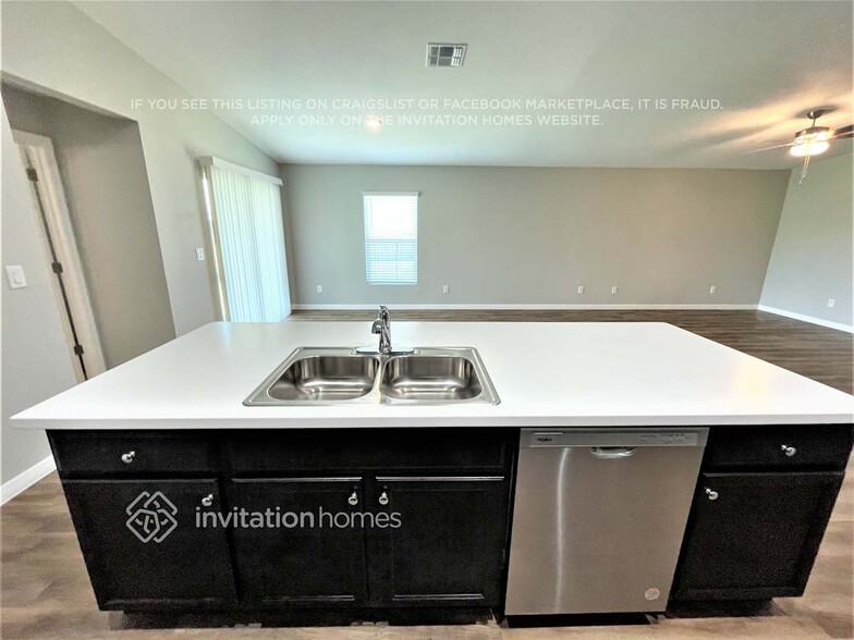 Building Photo - 16314 Minorca Dr