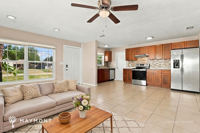 Building Photo - Comfortable 3-Bedroom Home in St. Petersburg