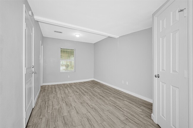 Building Photo - 5009 Bataan Rd