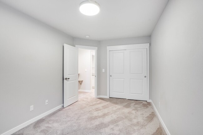 Building Photo - Beautiful 3 Bed, 2.5 Bath Rental Home in H...