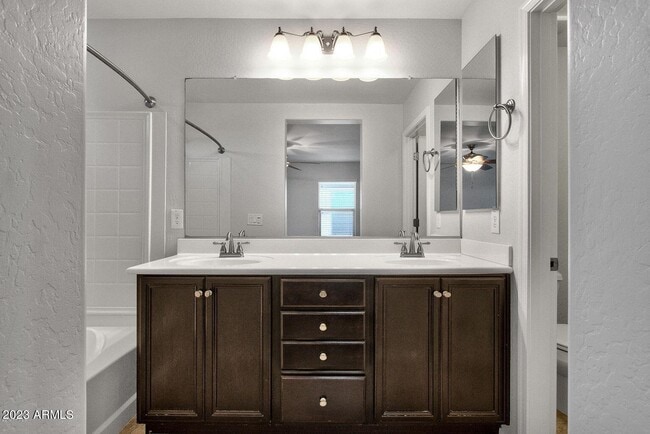 Building Photo - 1675 W Pelican Dr