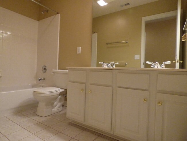 Building Photo - Beautiful Home in Cady Lake Subdivision