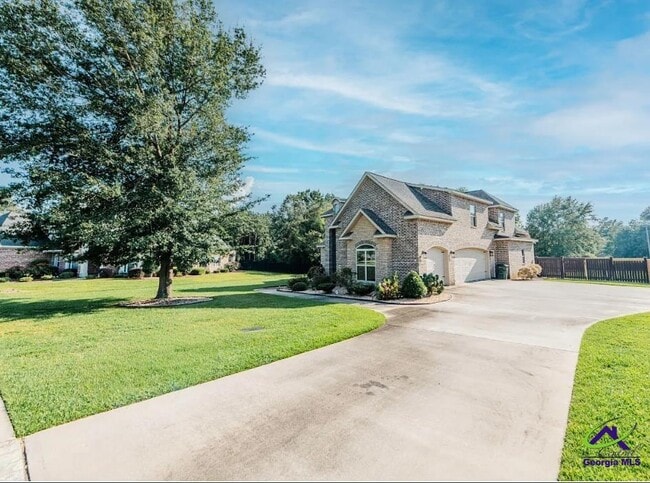 Building Photo - 111 S Carmenville Dr