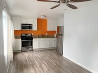 Building Photo - Duplex for rent in Mount Hope/Golden Hill!
